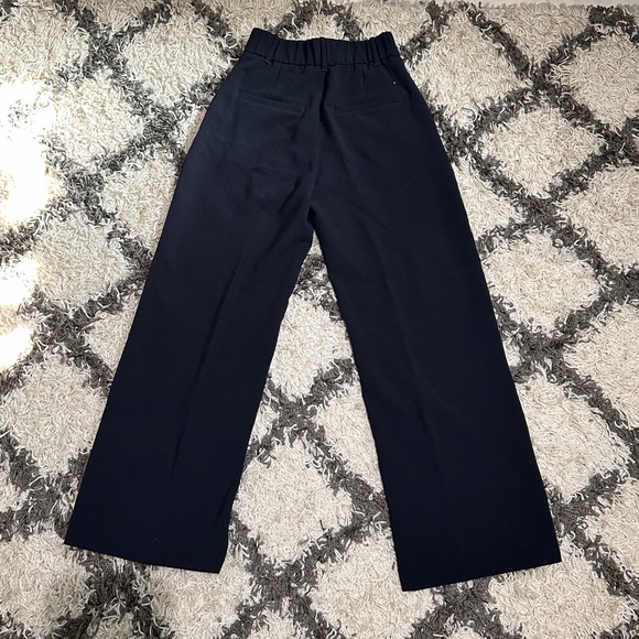 A&F Sloane Tailored Wide Leg Pant in Navy - Picture 9 of 12